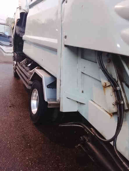 السلام عليكم كابسه للبيع هينو شيطان قماره وربع مكينة 6فول عادي سياره نضيفه وخير من الله خطها شعبه الخوره قاطع بريهة شفتين صباحي ومسائي السياره معفيه ***********
