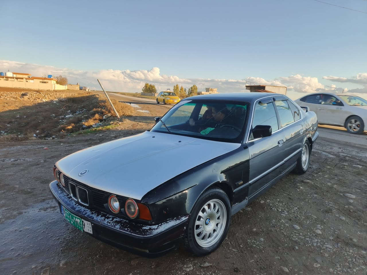 بي إم دبليو ٥٢٥ موديل ٩٢ صبغ  عام جمالي رقم اخضر  شرط وكاله وتحويل مكينه كبس كير عادي وايرمنيه شغاله كامله سعر٢٨ ورقه وبيها مجال الاتصال على الرقم *********** بي واتساب
