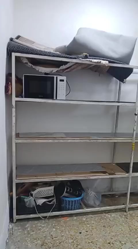 اغراض للبيع رفوف ١٠٠  وطباج ٧٥ وسرير ٧٠ وبيهم مجال مكان حي اور


**إذا كنت صاحب هذا الإعلان وتريد حذفه لأي سبب، رجاءا أرسل رسالة إلى الدعم الفني**