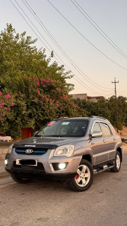 السلام عليكم للبيع
كيا سبورتج 2009 خليجي رقم بغداد انگليزي بأسمي
تحويل مباشر سنوية وهزة جديدة سنوية لل31 
مواصفات السيارة فول 1/1 عدا الفتحة 
محرك 4 سلندر دوش( المرغوب ) 
تحكم ستيرن جهتين 
تبريد بيانو 
تحكم مراأة 
مري شفط 
منافذ USB وAUX عدد 2
كشنات جلد 
تبريد وتدفئة بالكشنات 
وباقي المواصفات المعروفة 
السيارة مكفولة كفالة عامة من الصبغ 
سعـر السيارة 115 ورقة وبيها مجال جدا بسيط 😍
ملاحظة السيارة اجمل من الصور 
مكان السيارة صلاح الدين بلد _ الضلوعية 
***********
***********واتساب
