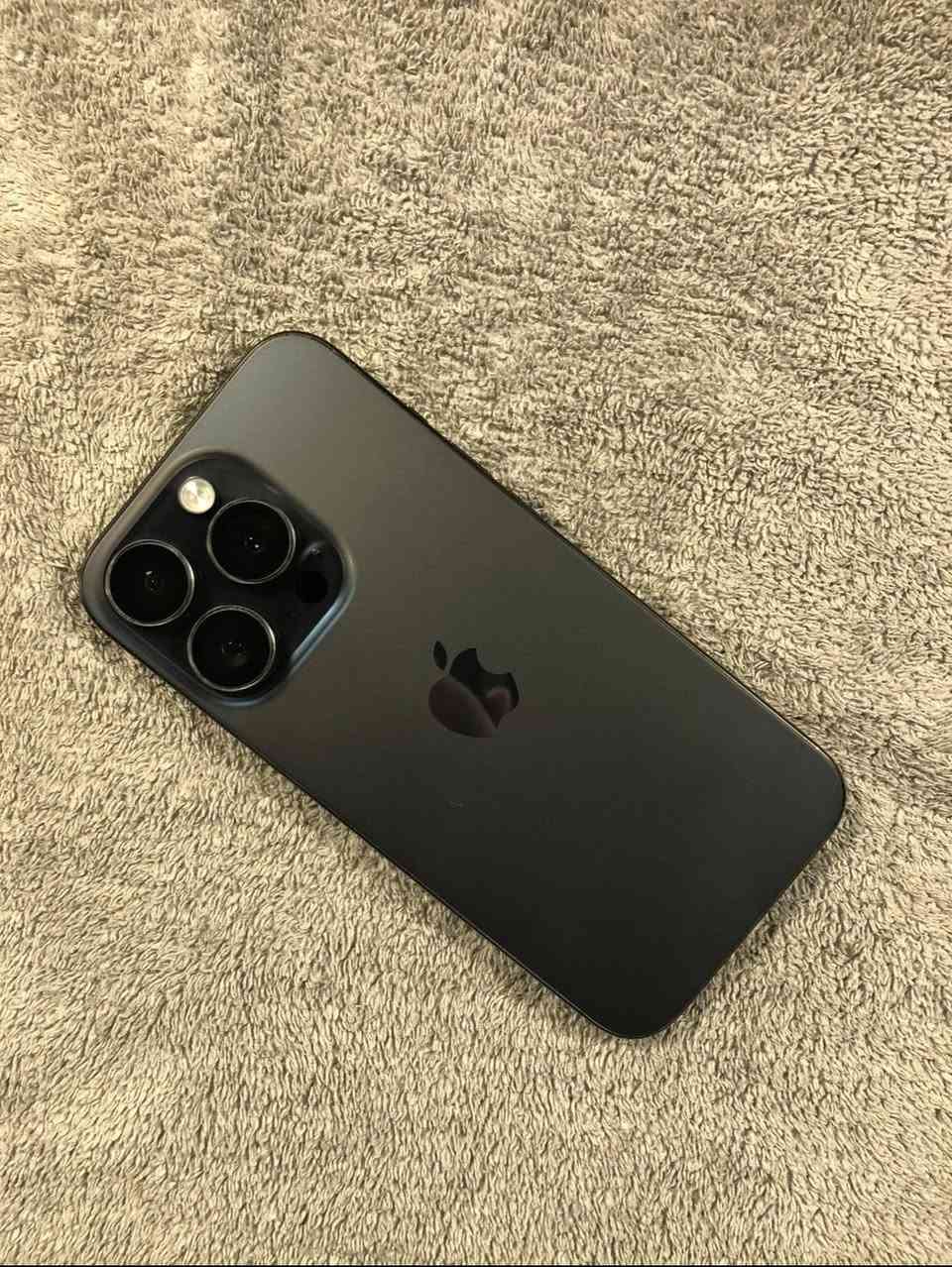 سلام عليكم اقره للنهايه 
iPhone 15 ( pro ) فقط 
جهاز نضافته 90 ‎%‎
بطاريه 88‎ ‎%‎ 
ذاكره 256
لون نيلي 
بدون ملحقات 
فقط كيبل شحن 
 (  لجهاز فقط بي خطين 
و نقطه سوداء صغيره ) 
سعره 675 و بي مجال بسيط
و المبايل ما مأثر بكلشي صالي سنه استخدمه عله هل حاله و طبيعي بدون اي مشاكل 
مكاني بغداد حي الرساله 
***********
