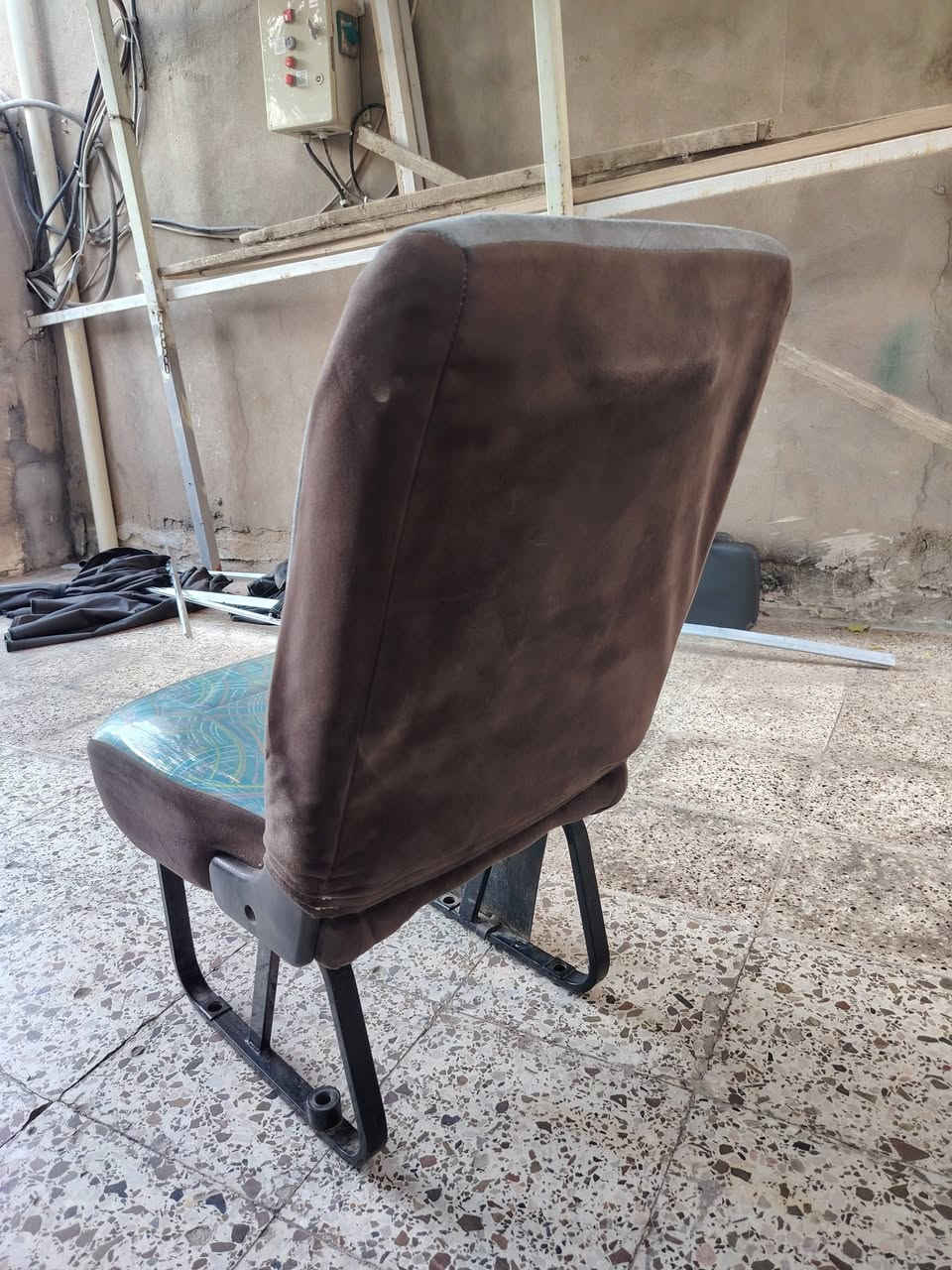 كشن ثابت مال نيسان نضافه ١٠٠٪ اخو الجديد سعره ١٢٥ 
وكلابيات ٢ سعرهن ٢٠٠
بردات وسجج مال كوستر مكصوصات على الجنبي والهايسا لون اسود خامتهن ثخينه سعرهن ويا السجج ب ٨٥
مكانهن بغداد الامين الثانيه
***********
