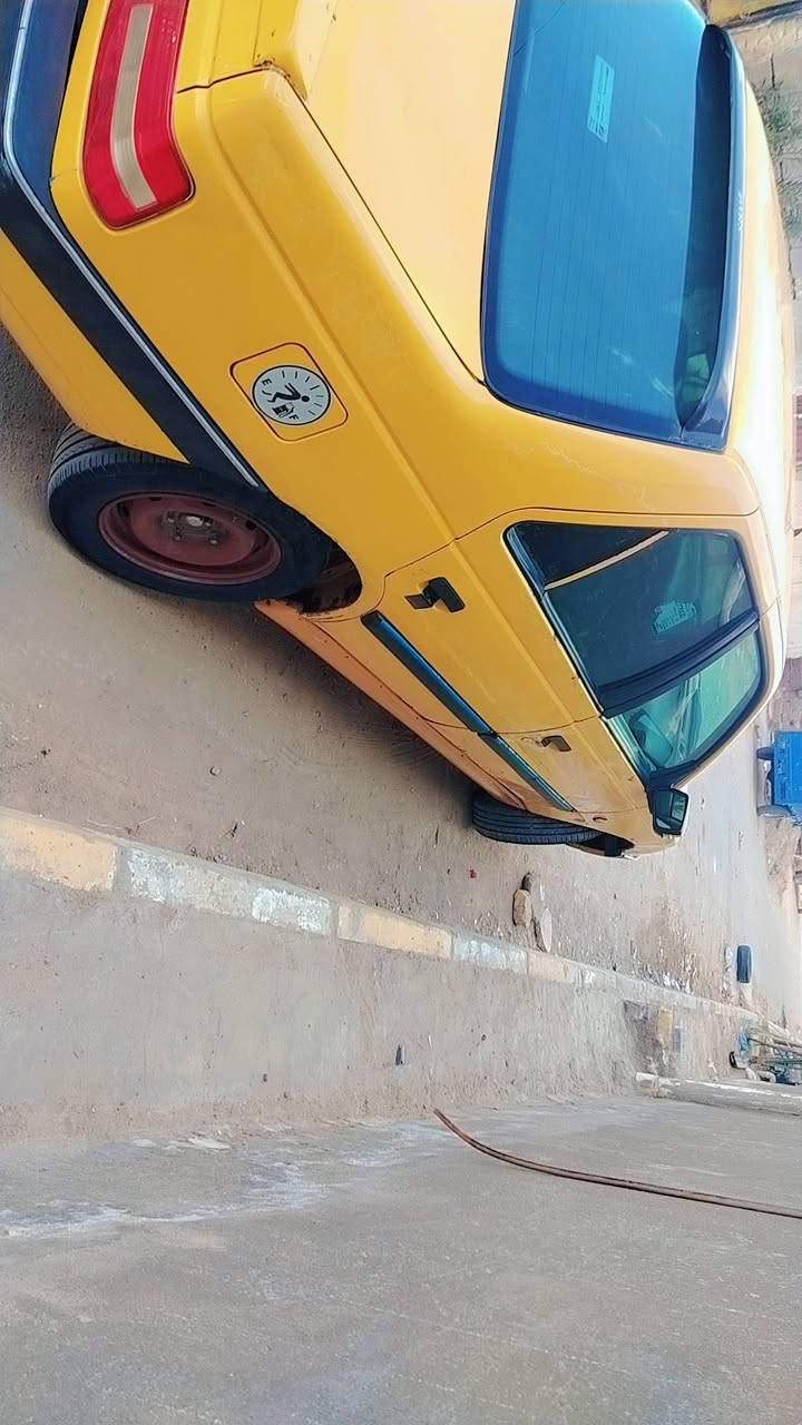 السلام عليكم للبيع بيجو اربعميه وخمسه سياره شوف العين سياره نضيفه سنويه سبعه وعشرين ورعيهه يمي مكان السياره ناصريه مركز مكينه وكير نضيفات تبريد وي سوج  السعر 23 رقم التلفون***********
