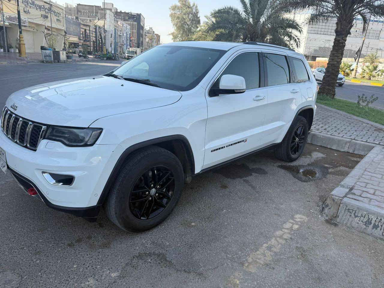 سيارة جيب لاريدو خليجي
موديل 2018
بصمه دفع رباعي
دخول ذكي
مقاعد جلد
كراسي كهربائية 
فتحه تشغيل عن بعد 
كفالة عامه 
بيها كم رصعه 
ماشية 63الف
رقم اربيل 
كير مكينه كفاله 
تبريد بشرط 
السيارة حدادية ودسكات شركة هارلم 
سعر السيارة 268
لاريدو بلص تجي بجم يختلف
نظام فور ويل سبورت وايكو 
وضعيات قيادة مختلفة 
شاشة بك دواره
حساسات 360 
نظام إيقاف التلقائي عند الرجوع للخلف
للاتصال ***********
