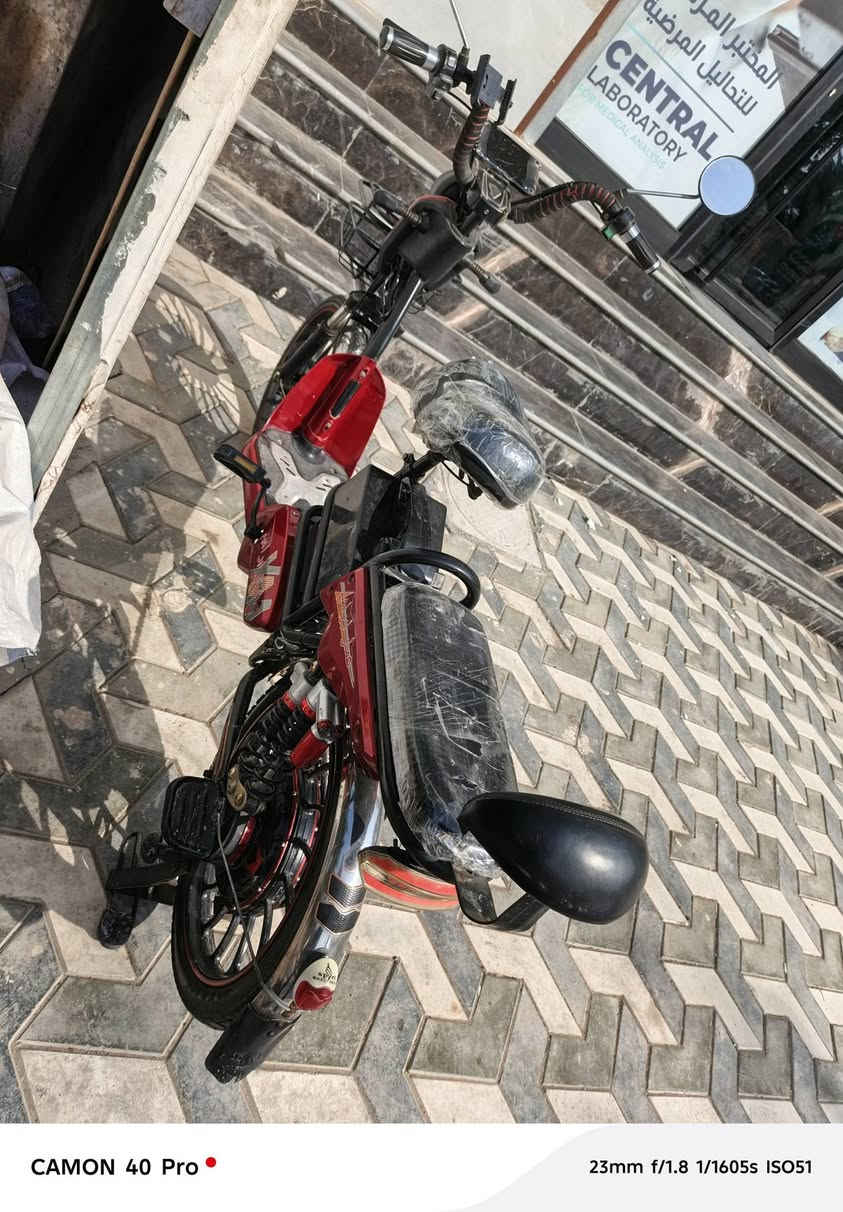 السلام عليكم باسق الشحن للبيع نظافه 100% اي نقص ما بي بطاريات نظيفات عنواني بعقوبهن السعر 300 بمجال***********
