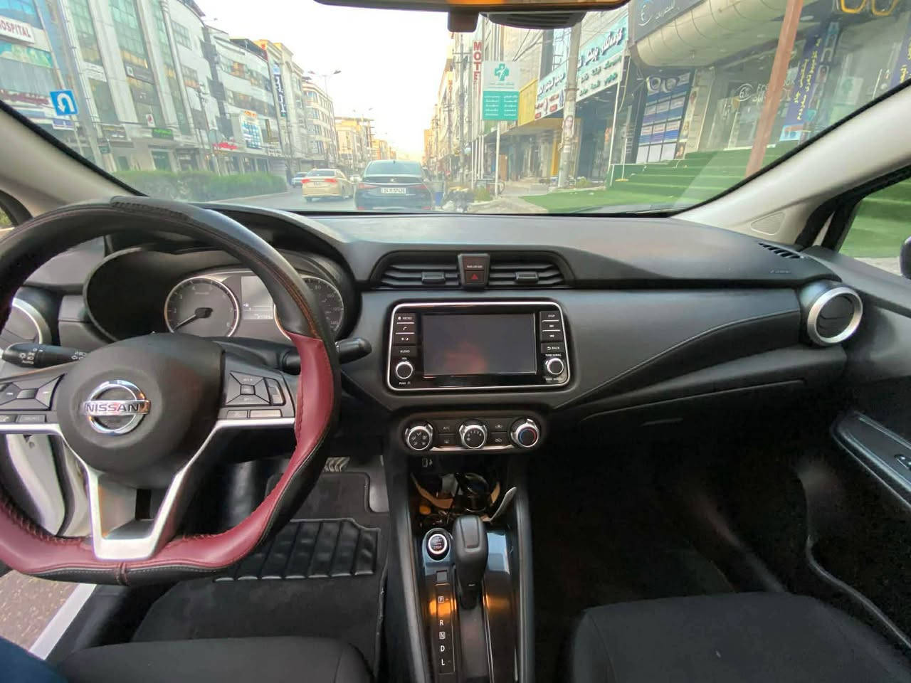 النوع: نيسان فيرسا (Nissan Versa).
• الموديل:2021
• المسافة المقطوعة: 37 ألف ميل فقط.
• اللون: أبيض ملكي.
•المواصفات الداخلية: داخلية بلونين (أسود وتطعيمات •مميزة)، شاشة لمس كبيرة، تحكم ستيرنج كامل، رادار •أمامي، نظام تشغيل بصمة (Push Start).
•حالة السيارة:السيارة نظيفة جداً من الداخل والخارج وجاهزة للاستخدام (دق سلف وسافر).
السيارة وارد أمريكي
محركها 1.6L اقتصادي ويتحمل بانزين عادي 
مكان السياره اربيل 

3N1CN8DV3ML807515

0774 908 9046 اكر, نينوى
