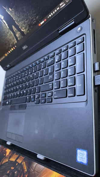 السلام عليكم
لابتوب ديل برزشين 7540
جيل 9 /i7 /9850H 
رام ١٦ كيكا 
ذاكره ٥١٢ ssd
المحتويات شاحنه اصليه فقط
البطاريه من ساعه الى ساعتين تشغل استخدام طبيعي 
السعر ٦٠٠ الف وبيه مجال
***********
