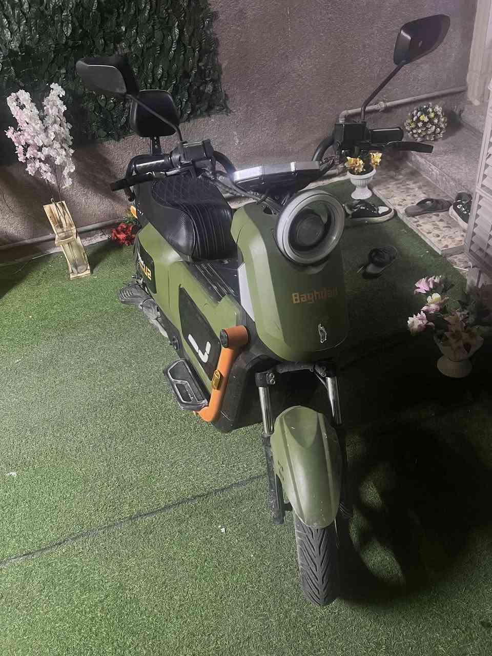 للبيع دراجة شحن خمس بطاريات تشغيل عن بعد لد جانبي متحرك سرعة ٧٠  نضام 3️⃣ سرعات السعر 750 مكان بغداد الدورة    رقم : ***********
