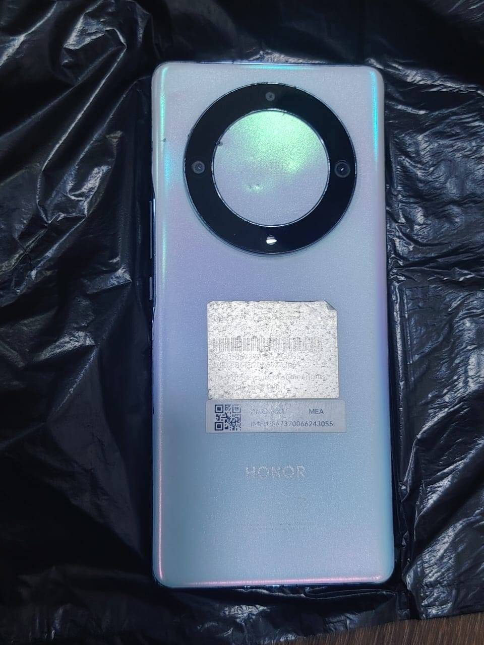 سلام علیکم هونر X9a للبيع ذاكره ٢٥٦ جهاز نضيف لا بي شخوط بل شاشه فقد مبدل سماعه والباقي كله مكفول جهاز وياه كارتونه والتوصاله فقط سعر ٢١٠وبي مجال للشراي *********** مكاني ميسان الاستفسار عله هاذه رقم
