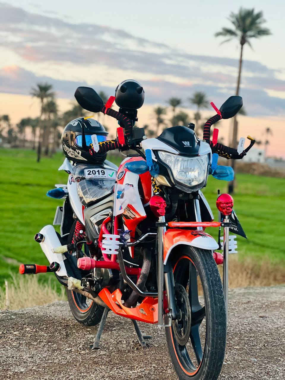 السلام عليكم اخوان دراجه هاوجي موديل 19 
بي اوراق ومكمرك ومدفوع كمركه دراجه نضيفه
ومرتبه شغال كهربائيات لايت زنون اشاير كلشي شغال
ماطور مال جنيه تشغيل نكره صلف محرك نضيف وناعم
السعر / (مليونين) وبي مجال للشراي 
المكان الرمادي قرب جسر البوعيثه 
رقم الهاتف للأستفسار (***********)
