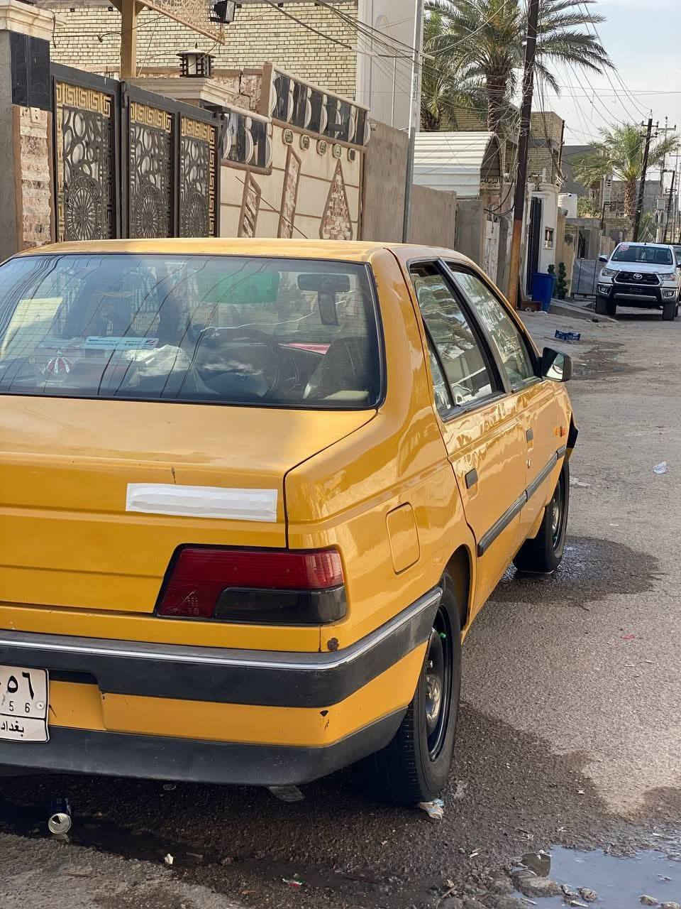 السلام عليكم 
GLX موديل 2010 
داخل بيجي 
بيها صبغ الباب الخلفي جهة السايق وشبر يم قبق البانزين فقط
مكينه فرنسي 2000 وكير فرنسي خير من الله بالچيس 
صدر امامي خلفي جديد 
تخم تاير جديد
باتري جديد 
تبريد شغال ثلج 
تدفئه شغاله 
منضومه مال بريك عامه جديده بالچيس 
مصفره هيئه وغرامات 
ارقام انگليزي بس ع الاستلام 
السياره معروضه ب 32 وبيها مجال حك الجيه 
للاستفسار ***********ابو علي
غير متواجد ع الفيس
