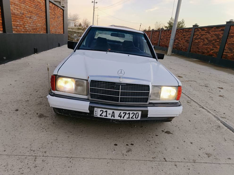 مارسدز کوپەی1990 ئۆتۆماتیک
سەنەوی تازەیە تا 2030 بەناوی خۆمانەوەیە بەشەرتی وەکالەو تەحویل و بڕاوەو غرامە بەوەسڵ ‌٢٠٠هەزاری غرامە تیایە دوای معامەلە ئەی گێڕمەوە مەکینەو گێڕ کراوە بە ئەڕنەب ئەوروپی لۆک بێ دوکەڵ بێ بوخار بێ سەوت هەستناکەی ئیشەکا گێڕی وەک ئاوە قوبەو بەدلی بەشەرت
هەزەی تازەیە تاقم پێشو دوا و عەکسل و گاردن بەشەرت چرکەی تیانیە چوار تایەو ویل تازە کامل بەرگە کوشنی تێگیراوە شاشە ئایپاد و کامێراو گەرمی و فڵچەو لایت و گێچەکان و برێک مەزبوتە 
دەعم و لێدراویو خایساتو ڕزیوی نیە سەیارەکە زۆر لە ڕەسمەکان جوانترا ماشەڵا ماڵی فەقیرە و سعری زۆر هەرزانە 
37گەڵاو معامەلە بۆ پەیوەندی
***********
*********** السليمانية, العراق
