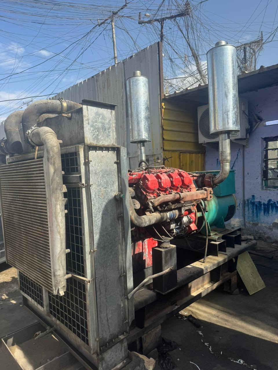 للبيع مولده دايو 8 سلندر دوزان استندر وبيه بخار
توليد 300 كي في ابلادي اصلي 
راديتر وانتر كلر نظيفات 
سعرهه 55 ورقه بيه مجال 
مكان المولد الدوره


**إذا كنت صاحب هذا الإعلان وتريد حذفه لأي سبب، رجاءا أرسل رسالة إلى الدعم الفني**