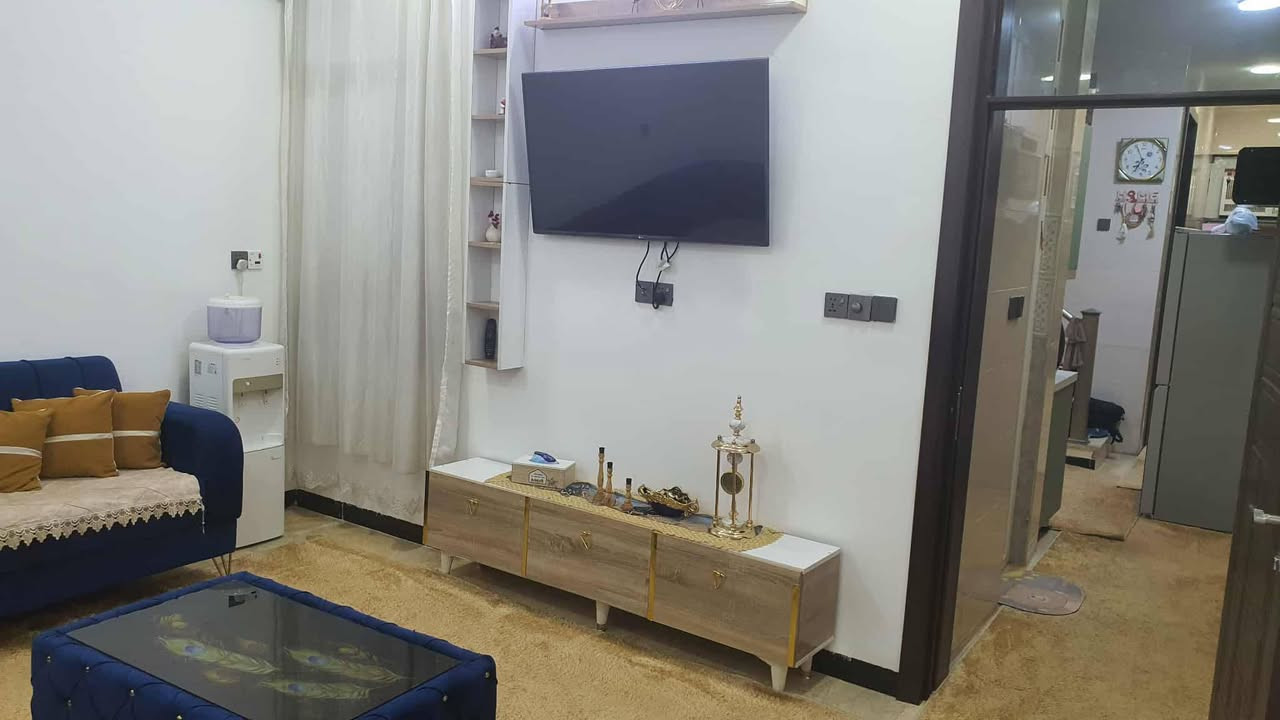 السلام عليكم 
بيت للبيع ابو طيارة زراعي ابو بلال خلف شركة المراعي ٨٦ الواجهة ٥×١٧ يحتوي على ٣ غرف نوم  ٢ حمامات صالة ومطبخ 
للاستفسار ***********
