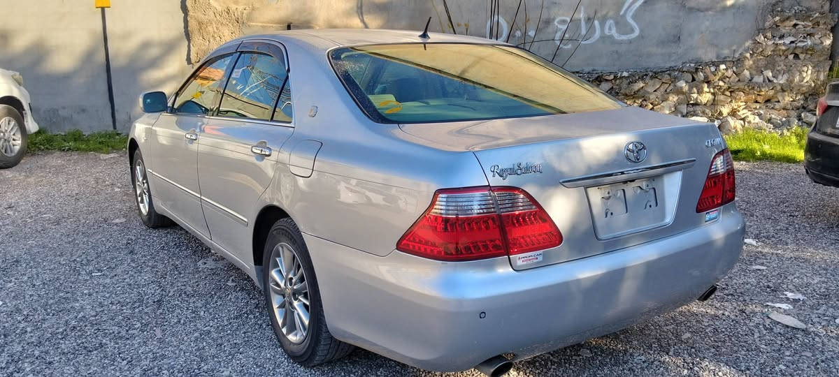 شاهینە بڕاوە 2006 گێڕو مەکینە بەشەرت
گێڕو مەکینە گەورە ڕۆنی گێڕو مەکینەی گۆڕاوە 
ناوزەرد دوو دووگمە بێ دوکەڵ 
تایەو ویلی لۆک سەیارەکە بێ مەسرەفە 
نرخ 48 گەڵا کەمێ مەجال ***********
