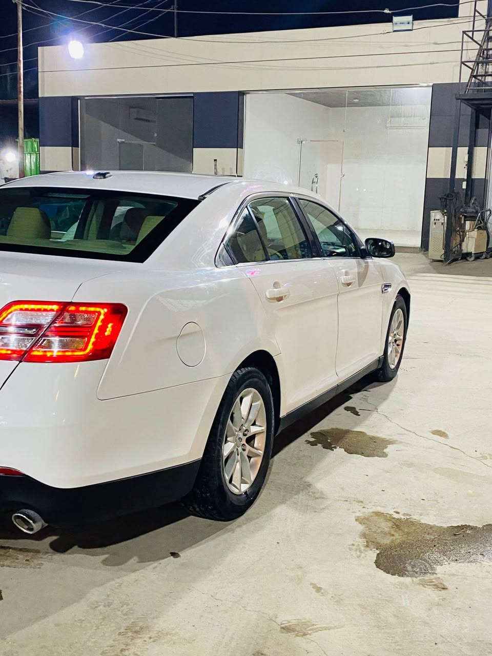 ماكو هيج نضافه بهيج سعر
فورد تورس موديل 2015
السياره بلاد على وضع الشركة
بيها صبغ هلالات جاملقات فقط 
رقم بغداد تحويل ثاني يوم 
السعر 123 وبيها مجال بسيط
للاستفسار 
*********** بغداد, العراق
