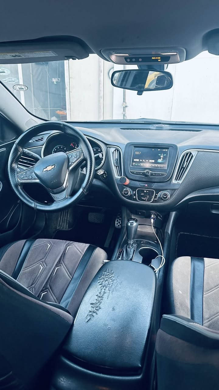 السلام عليكم ماليبو 2017 LT اللون نفطي حادثها 3 قطع الجاملغ والباب الأيمن حادثها من امريكا وقبغ الصندوك بالعراق تبريد تدفئة شغال السعر 85 وبيها مجال للطيبين *********** مكاني بغداد
