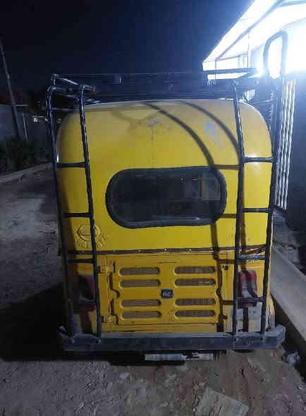 سلام عليكم 
للبيع سيبايه تفصال درجه اولى نصبته حلوه على تكتك سعره ١٠٠
اوقنبوره بدل لجادر فايبر كلاص جيب وشد جديده سعره ١٠٠ 
مكاني بغداد مدينه *********** مامتواجد على فيس شراي يخابر ويدلل
