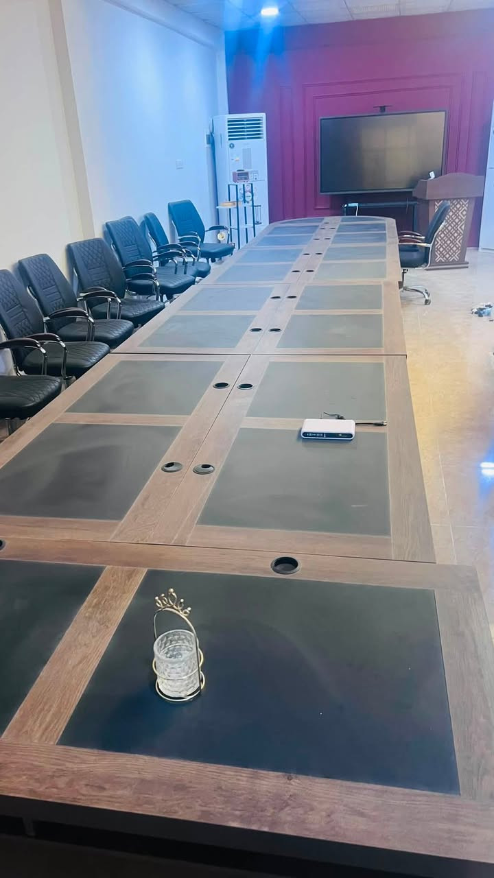 للبيع غراض شركة استخدام شهر ونص
كراسي ومكاتب واثاث 
للتصال ***********
