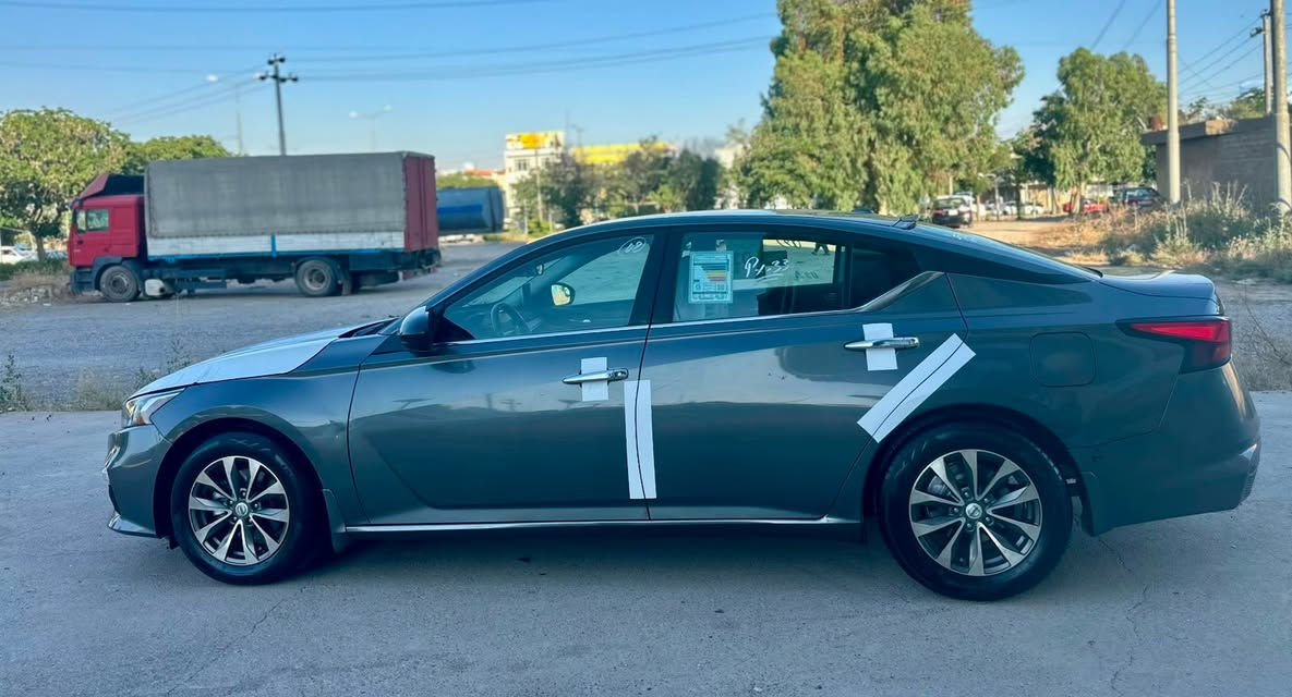 للبيع التيما S
السعر 125بيها مجال
سيارة كلين بدون صبغ
***********
موديل 2019
الون نفطي
بصمة ابواب
بصمة تشغيل
بصمة صندوك
كاميرة خلفيه 
تثبيت سرعه 
شاشه لمس 
شاشه جبيرة
رادار 360 درجة 
كاميرا خلفي 
ويل جديد 
تايرات جديد 
ماشيه 100
لايتات زنون بلادي 
كير مكينه بشرط 
رقم سنويه جديد تحويل ثاني يوم 
مكان السياره ديالى خانقين
