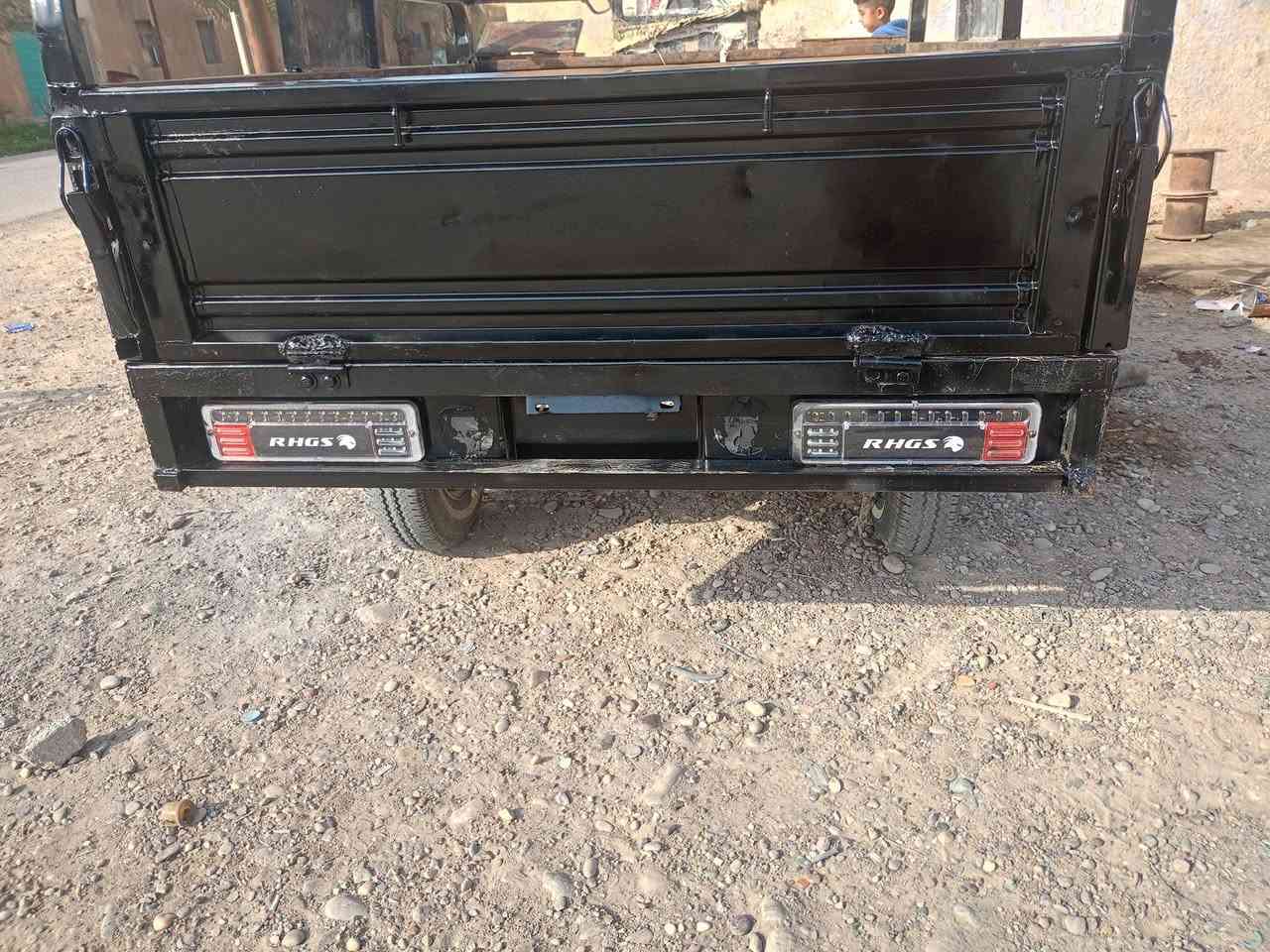 السلام عليكم ستوته شخوان موديل 14اوراق كامله مكاني عوينات الركبه بيها لحيم  الاستفسار خاص او اتصال ***********
