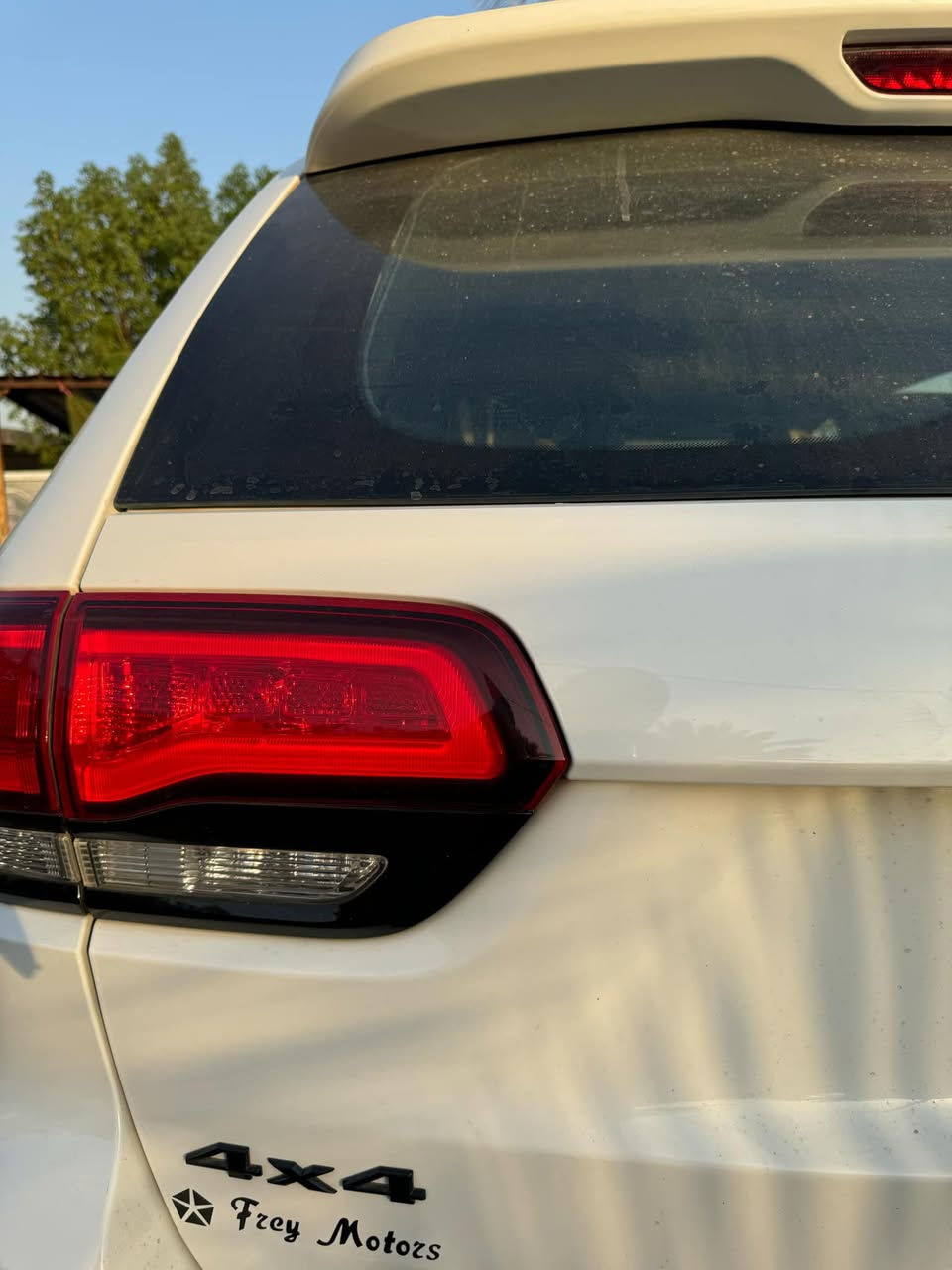 السلام عليكم
جيب 2019 بلاك توب ابيض رقم بابل بإسمي مكانها بابل.. 
السيارة تعرضت لحادث مروري 
صور السيارة قبل الحادث والان مرفقة بالمنشور 
للاستفسار ***********
او التواصل على الخاص
