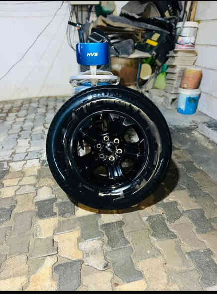 سلام عليكم ويل كب 18 جديد جديد لا بي زلق ولا اي شيء  جديد التاير نص عمر السعر  (6) ورقات وبيهن مجال الرقم ***********/ العنوان بصره
