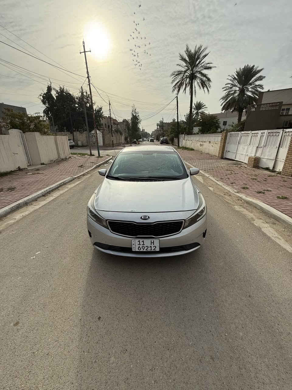 مكلف مكلف بالنشر!!!!
السلام عليكم للبيع 
كيا فورتي 
موديل 2018 
مكينه 2000دوش 
ماشيه 71 mi 
سياره حادثها كما موضح بالصور  بدون دواخل وبدون ايرباك و بيها قطع اكلير من امريكا 
مواصفات السياره عاديه 
 رقم بغداد الجديد تحويل مباشر 
المكان العطيفيه 
السعر 118 ورقه وبيها مجال الشراي 
الاتصال هـ☎️***********
