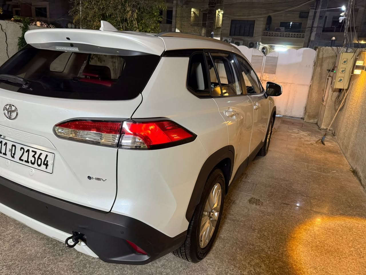 السلام عليكم
كورلا كروز هايبرد موديل 2025 بسمي 
فول مواصفات علامه سوده 4 كامرات 
داخل لونين كشنات ٢ كهرباء 
وصندوك كهرباء وشحن واير ليس 
وباقي المواصفات معرفه 
 ماشيه 15 الف كيلو
ملاحضه بيه طخه بالباب الخلفي موضحه بالصور 
 مكينه 2000 مكاني بغداد الشعب 
 رقمي ***********
 السعر 27,000 وبيه مجال بسيط
