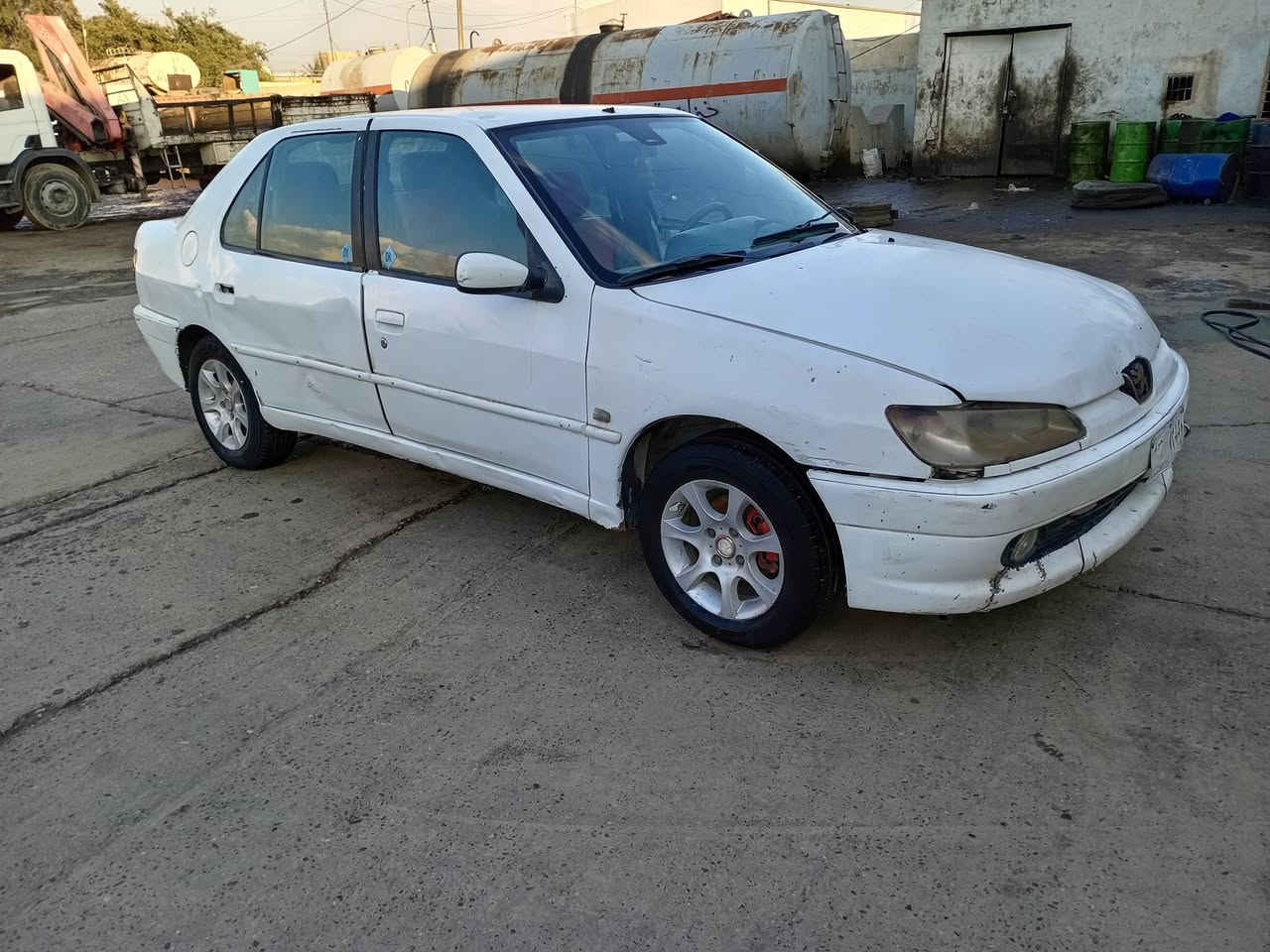 السلام عليكم بيجو فرنسي ٣٠٦ موديل 2002 مال ورثة رقم بغداد صدامي بيها سنوية تفاصيل مكينه وكير مال حاوية جدد  صدر تعبان بيها زوج تاير جديد المكان بغداد العبيدي السعر 12 ورقه وبيها مجال حك الجيه للاتصال ***********
