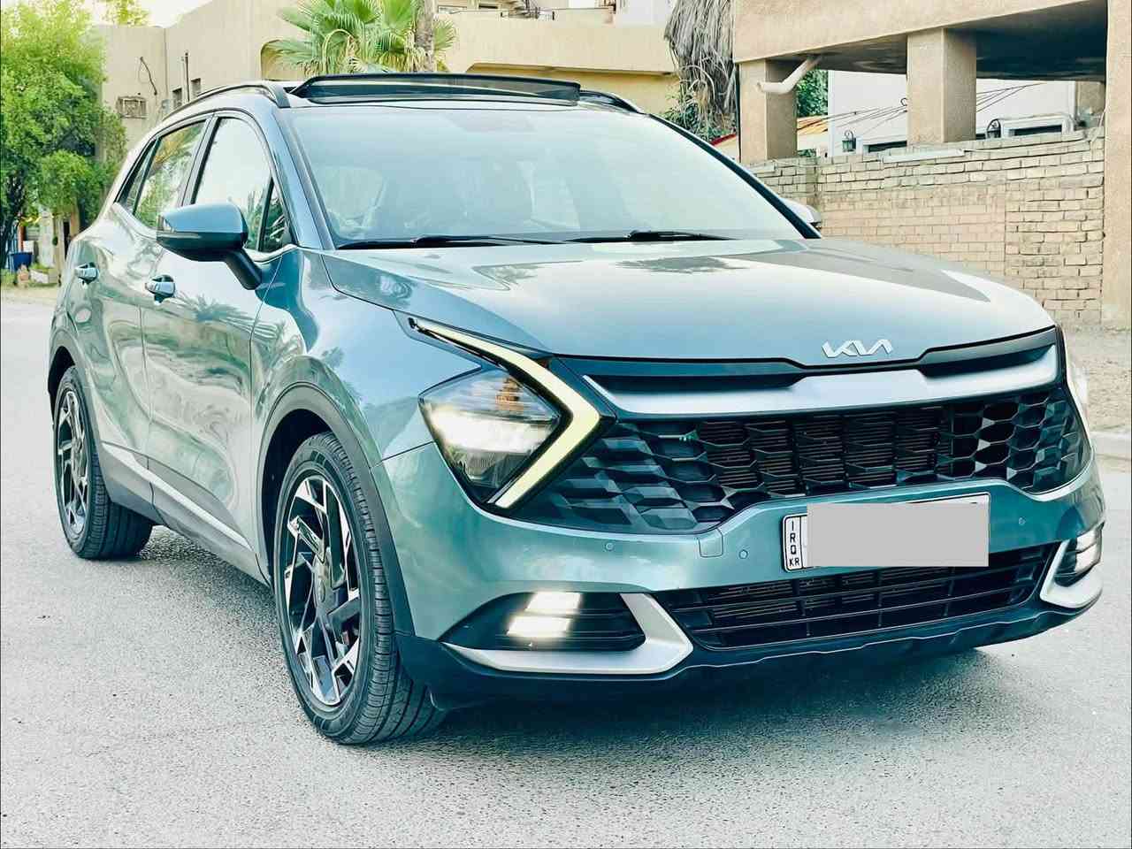 كيا سبورتج لون مميز  2023 خليجي
مكفول 
المواصفات وكاله NIM ماشيه 44 الف فقط
بصمه تشغيل وابواب 
بانوراما 
كشن كهرباء 
شاحن وايرليس 
باب خلفي كهرباء 
رادارات امامي وخلفي وجانبي 
حساسات امامي خلفي 
داخل بيجي 
مقود تدفئه مو الكشنات
السياره بوضع الوكاله
مكان السياره بغداد اليرموك
للاستفسار ***********
***********
