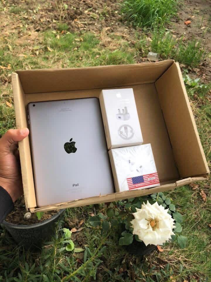 ipad 6
ذاكره 32
بطاريه 90%
إمريكي . نموذج M
تردد 60 FPS
نظافه 100%
غير داخل صيانه . مفحوص حاسبه
ملحقات : شاحن + سماعات airpods 4
سعر 89 الف مع التوصيل
للحجز ارسل رقمك وعنوانك


**إذا كنت صاحب هذا الإعلان وتريد حذفه لأي سبب، رجاءا أرسل رسالة إلى الدعم الفني**
