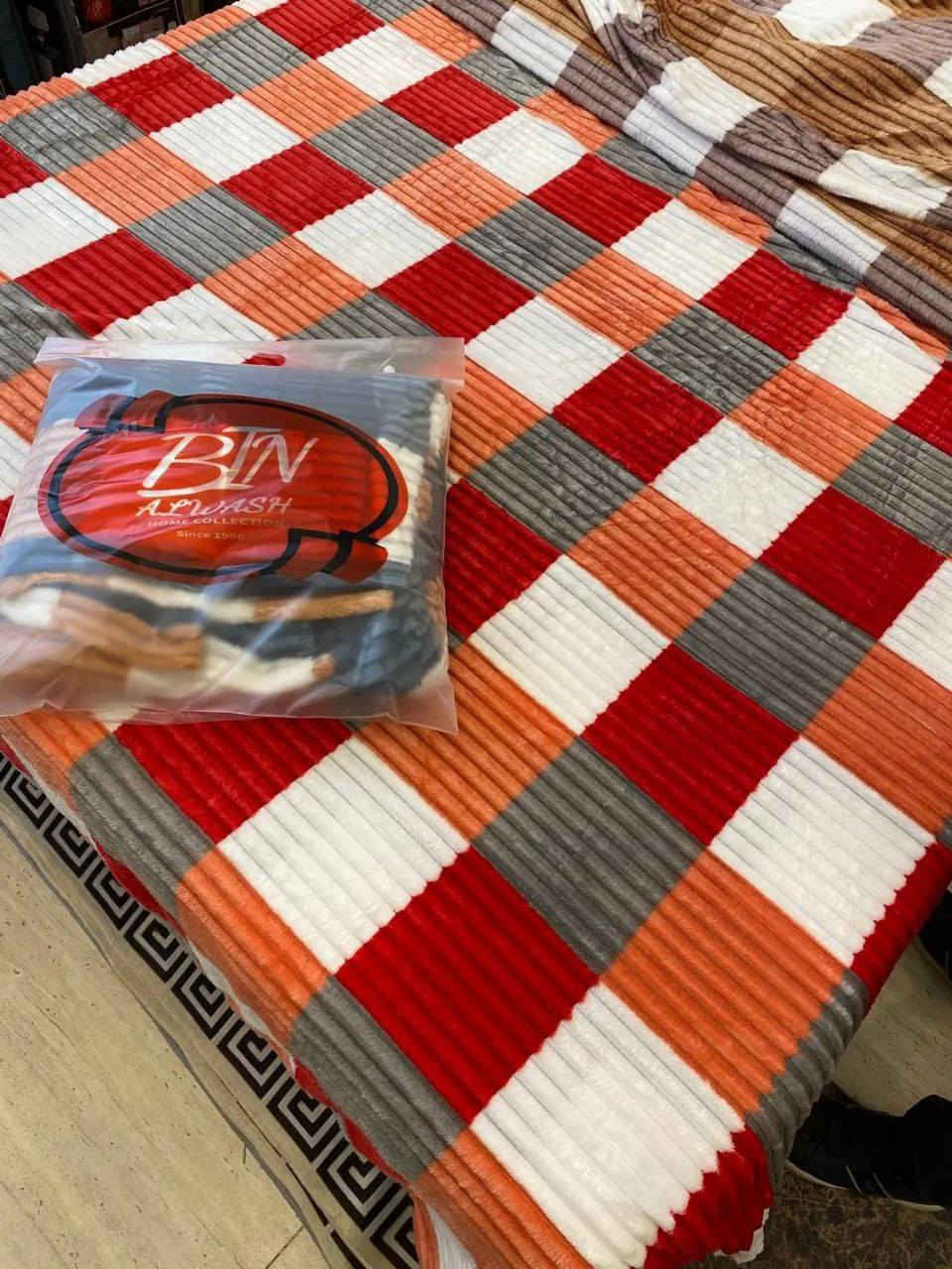 غطوه فرشه مخمل ناعم نفرين…
قياس/230*220

السعر 13 بغداد, العراق


**إذا كنت صاحب هذا الإعلان وتريد حذفه لأي سبب، رجاءا أرسل رسالة إلى الدعم الفني**