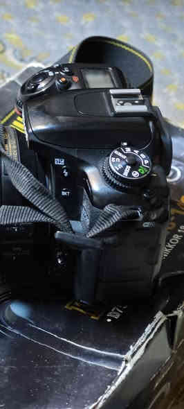 كاميرا نيكون 7500 نضيفه جداا استخدام بيت كامل ملحقاته الأصلية السعر ٨٥٠ الف مكاني بصرة  خاص ... ***********
