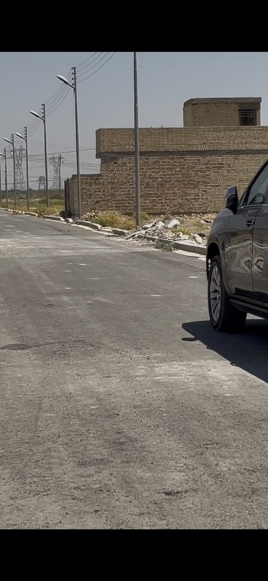 قطعه ارض للبيع. زراعي سند 25 تحويل واقرار محكمه
مساحه. 150 متر. واجهيه 9متر وربع نزال 16 متر. 

(سعر القطعه 27 مليون.) بيها مجال بسيط للشراي  

منطقه الكرغوليه النموذجيه منطقه كامله الخدمات.   

ماء  كهرباء. تبليط. مجاري. ارصفه.  شوارع. فرعيه 10 متر.

من تعبر الجسر الاخضر تاخذ على يسار شارع السايد الواحد 

عل سده. تبعد عن المشتل وبغداد الجديده 15 دقيقه 

وتبعد عن الامين  10 دقائق 

الاستفسار ***********
