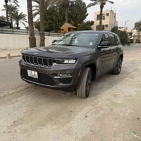 جيب شيروكي اللون فيلي هايبردوكهرباء شاحنه بلاديه بالصندوك موجوده  ٢٠٢٤...