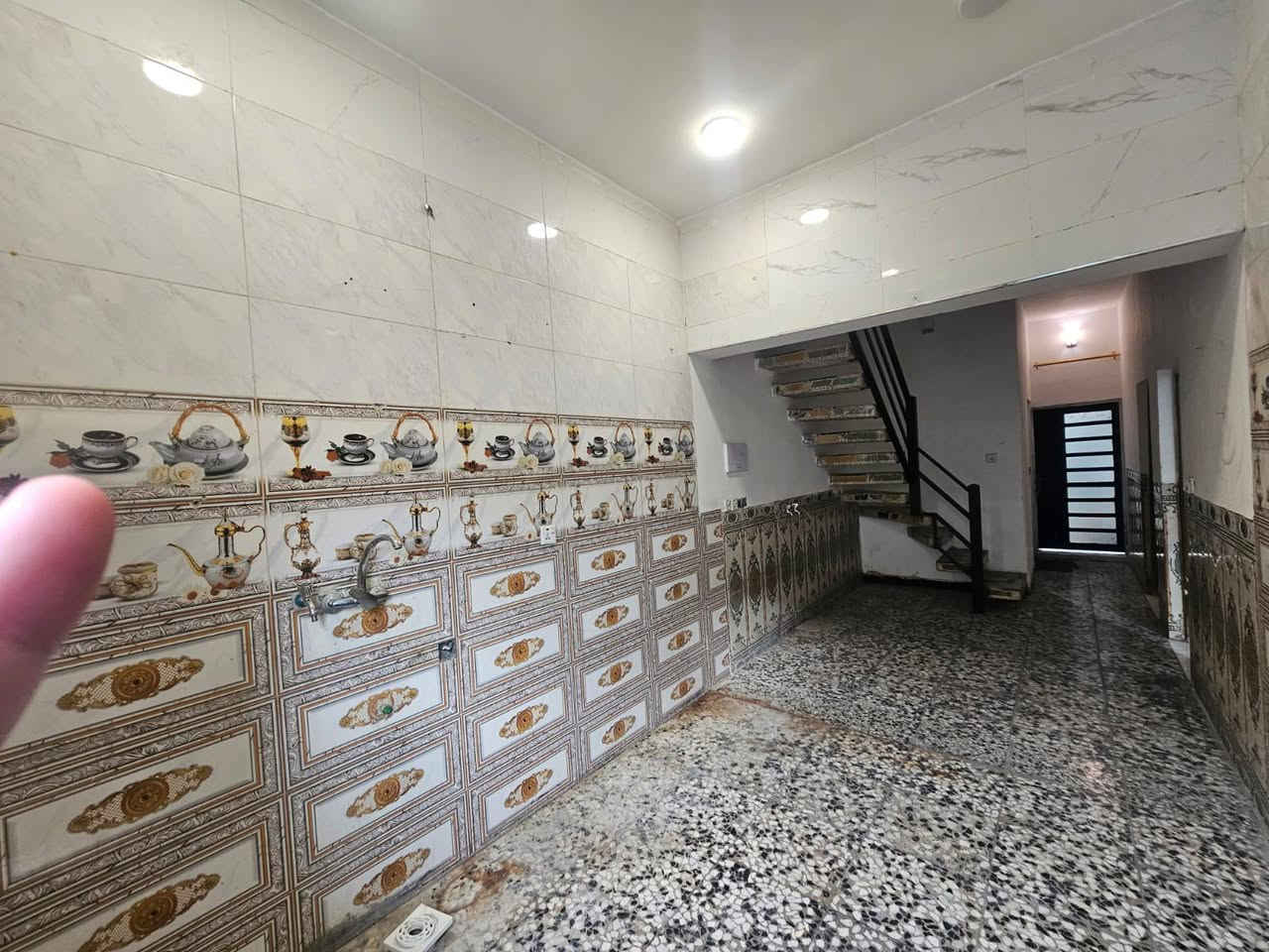 اعلان… .رقم (321)
للايجار… .لايجار 
بيت للايجار مساحه 75نظيف يقع في هياكل الفرات  قرب خدمي مطار بغداد .يتكون من 
كراج صغير 🔸مطبخ 🔸صاله 🔸1غرفة نوم 🔸صحيات 🔸منور 
للاستفسار مراسلة الصفحه اوالاتصال على الرقم يتوفر وتساب. 
{{{{***********}}}}}
{{{مكتب الديار للوساطه العقاريه وتعقيب المعاملات وتسهيلها. }}}
((((بأدارة سيد عمار ))))
