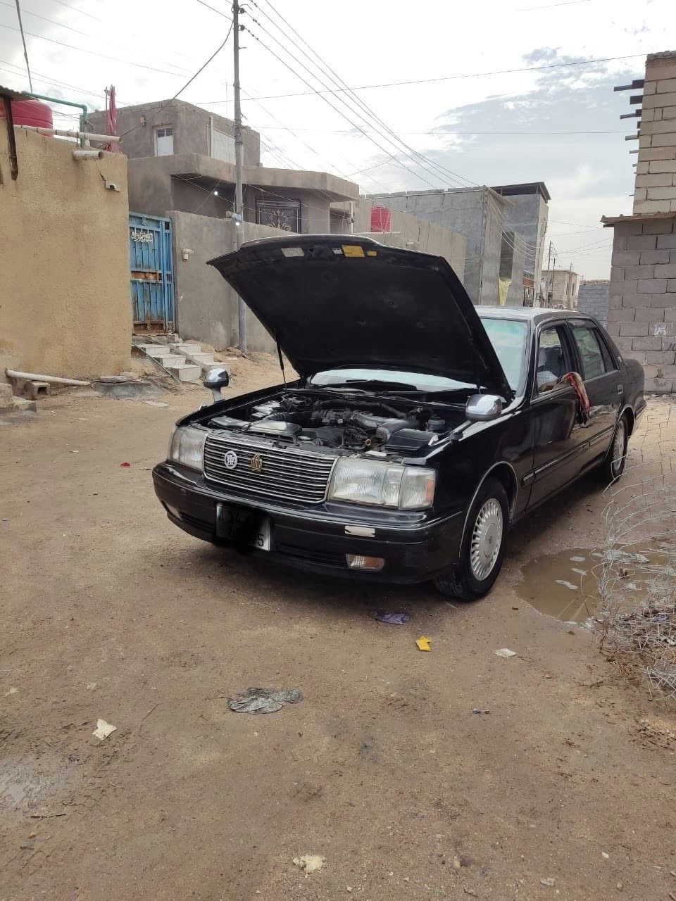 سلام عليكم سياره راس الثور تكم اسود فول 5دكم موديل 1997مكفوله من كص ونفل جثه وضربه قويه بيه ضربه باجاملغ امامي خفيفه بيه مكان صبغ محور ما ينكفل من صبغ تبريد شغال كهربائيات كله شغاله مكينه 3000 فيفيتي بسمي رقم نكليزي حداديه حلو سعره 85بيه مجال مكان بصره شط العرب فيحاء رقم هاتف ***********
