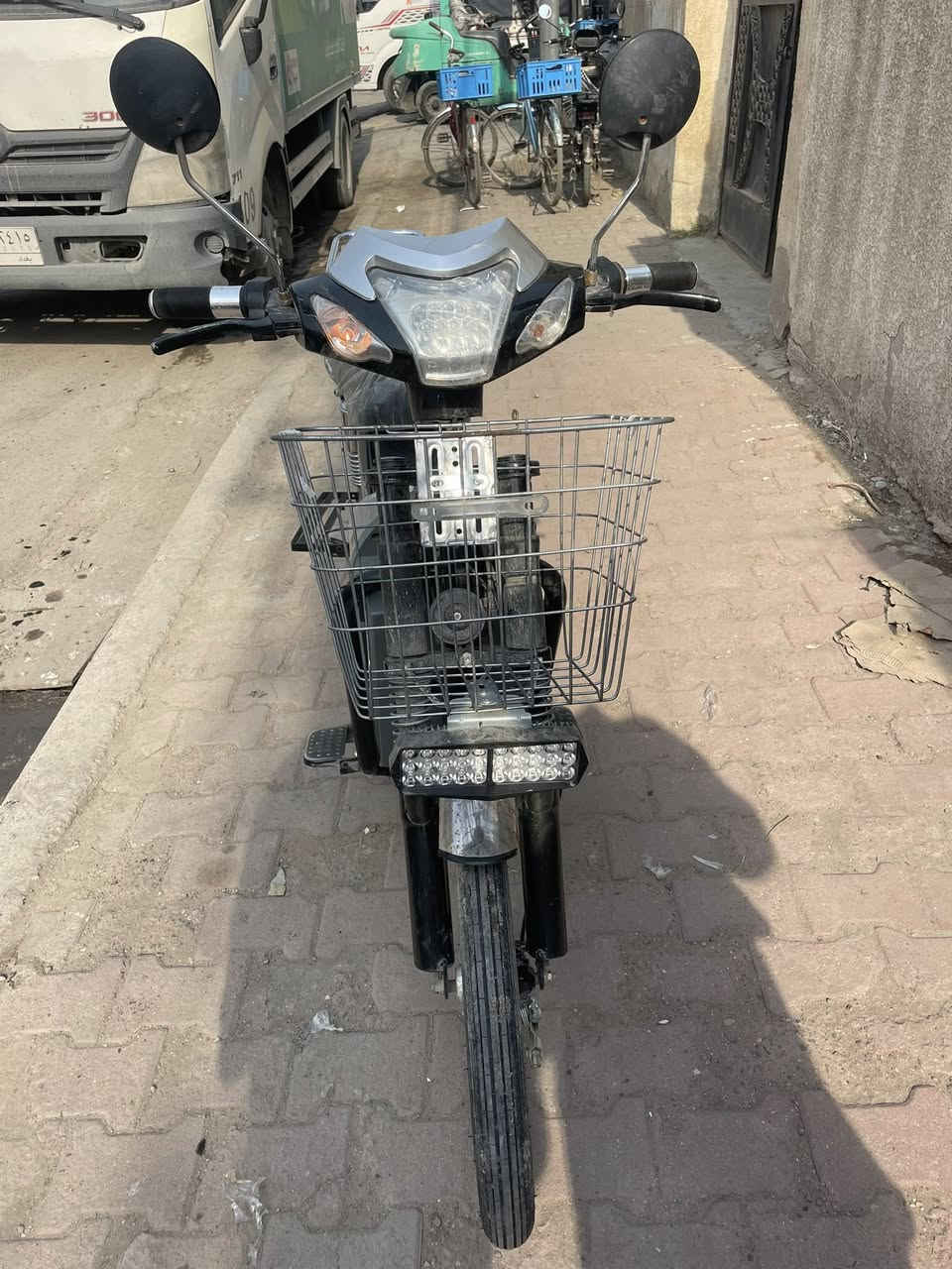 السلام عليكم دراجه شحن للبيع نظيفه ومكفوله كفاله عامه موديل ٢٠٢٥ خمس بطاريات بعدهن مال شركه جدد دراجه بيها ٣ نمر سرعه كهربائيات كلها شغاله لايت عالي ناصي السعر ٦٠٠ وبيها مجال حك الجيه مكاني بغداد الدوره الرقم للاستفسار ***********
