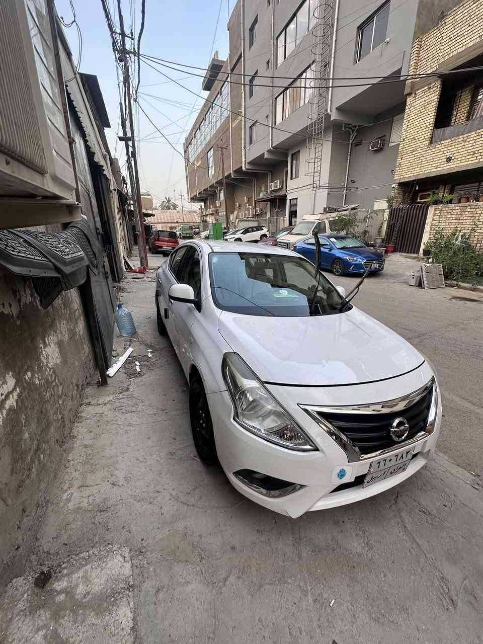 سلام عليكم نيسان سني هندي موديل 2021 
السياره كله نضيفه مابيه اي تبديل او صبغ غي الي موضح بالصور بارد بسيط السياه مسويله ادامه قبل شهر كامل دهن كير مبدل يعني كبل الشارع متحتاج شي كلشي بسياره يشتغل اذا تحب خابر مارد خاص تمام ***********
السعر 107
