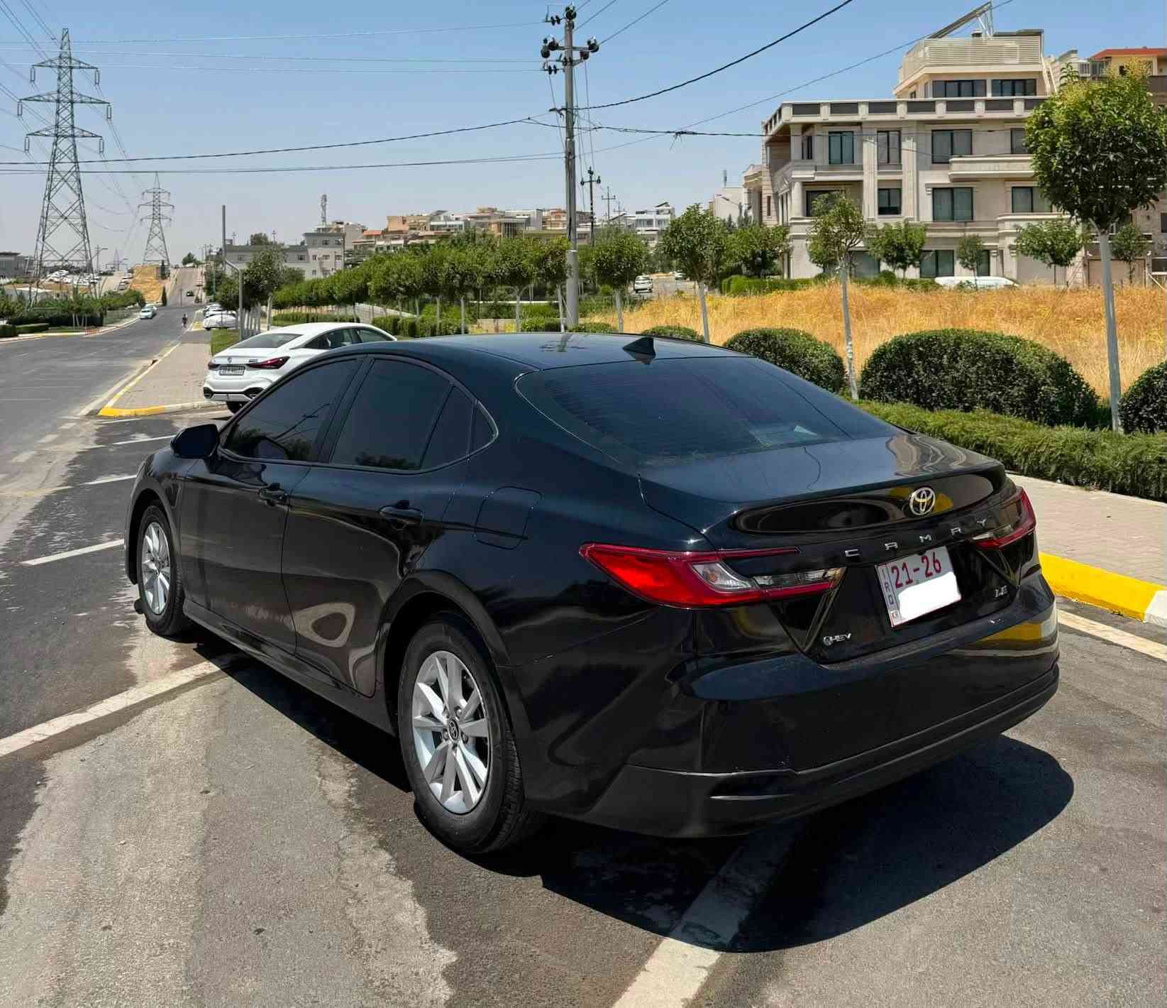 Toyoto camry 2025 HEV.
هايبريد. مواسه فات LE
به سمه شاشه وايرليس چارج ٣ مؤد
ده بل گير گيج ئه ليكترؤني  رادار و خه تي جاده
ئؤتؤ هؤل د و بريك به سمه
پيش و دوا كه پس. يه ك چه مه له خي دوا بؤياخه
بي نا و گرتن بي ئه رباك
١٠ هه زار مايل رؤيوه
گيرومه كينه و كاره باي هه موو گياني به شه رت
٢ مانگو ٢٥ كاتي رؤژي ماوه بؤ ره قه م
***********
