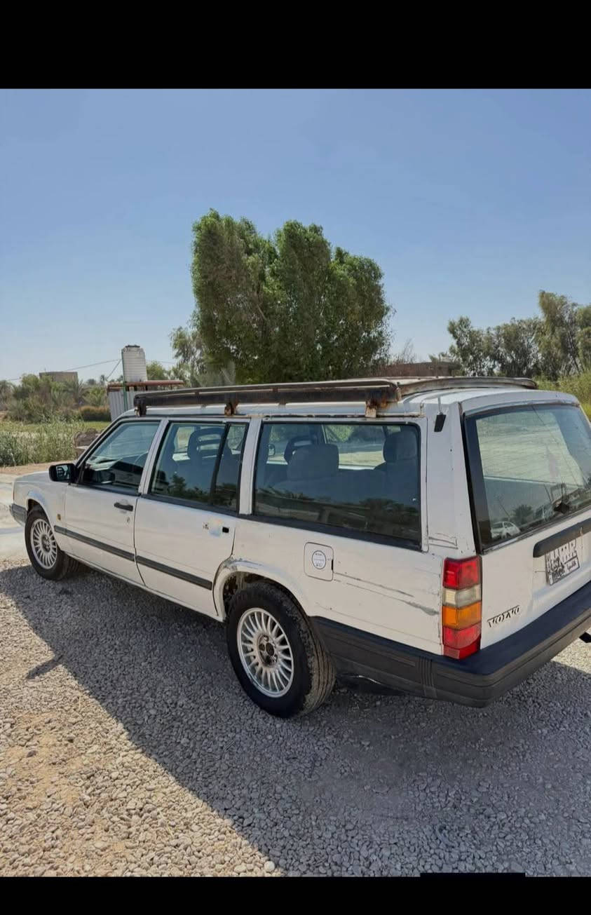 مستعجل على بيعتها فالفو للبيع موديل 92حجم 740مكينه 2.5راس الثور كير اوتماتيك رقم قادسيه الماني السياره ابلاديه احلا من الصوره تخم تاير دوشمه جديده تبريد ثلج 🥶🥶المكان حله كفل مكلف بلنشر رقم راعي السياره ***********او ***********
