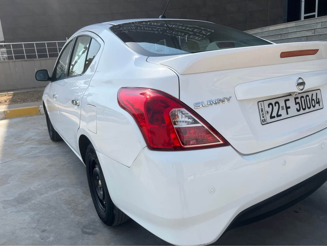 نيسان صني هندي موديل 19سنوية ورقم جديده بيها جامرلغ خلفي سايق صبغ بدون دواخل وبيها ثلاث مكانت اصغار بارد ماشية 164km
سعر 95
*********** كركوك, العراق
