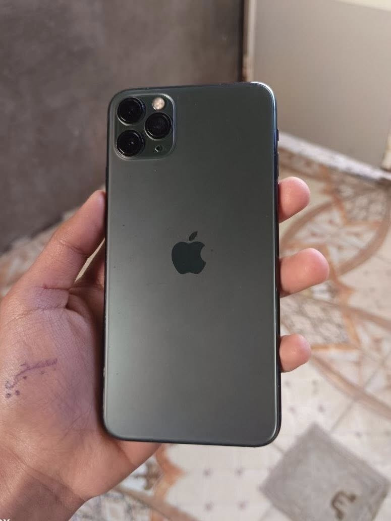 آيفون 11 برو (iPhone 11 Pro) ذاكرة 256 للبيع أو المراوس بسعر مناسب

السلام عليكم.
للبيع أو المراوس (بجهاز أقوى أو حسب القناعة مع مراعاة الفرق).

• النوع: آيفون 11 برو ماكس (زيتي).
• الذاكرة: 256 جيجابايت.
• السعر: 345 ألف دينار عراقي.
• النسخة: ياباني (سيم كارت واحد).

الملاحظات (للمصداقية):
الجهاز نظيف جداً ولا يوجد به أي عطل داخلي. المشكلة الوحيدة هي توقف بصمة الوجه (Face ID) بسبب التحديث.
تم استبدال الشاشة والبطارية بقطع ممتازة وجديدة قبل عدة أسابيع.

• العنوان: البصرة / أبو الخصيب / حي العسكري.
• للتواصل: *********** 
• الاسم:( منتظر حيدر )

الجهاز فقط كفر وكيبل الاصلي ابل !!!!

🫡🫡🫡🫡🫡🫡🫡🫡🫡🫡🫡🫡🫡🫡🫡🫡
