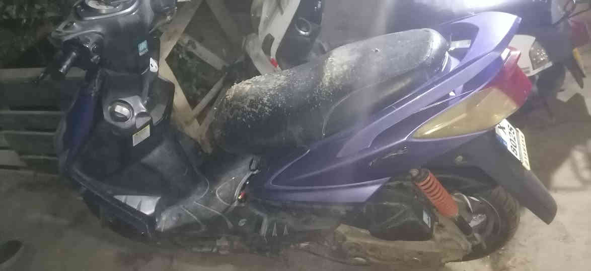 سلام عليكم دراجه سكنس فحل للبيع السعر 300 ابيع كوم حديد العنوان بغداد بوب الشام رقم الهاتف ***********
