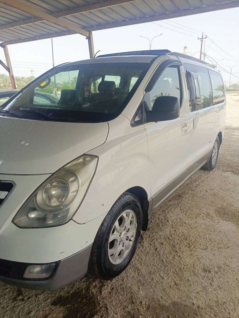 السلام عليكم
ستاركس موديل 2012 رقم بغداد انكليزي السعر 155وبيه مجال المكان الرمادي  الاتصال 
***********
