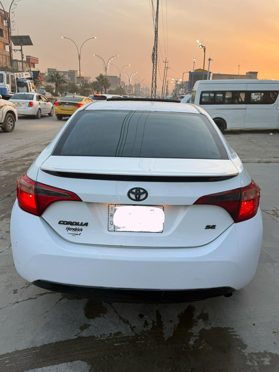 السلام عليكم 
كورلا ٢٠١٦ 
رقم بصره انكليزي 
سنويه وهزه ورقم كله جديد
 مكينه 1800 المرغوب 
سياره فول مواصفات 
1/1 فتحه جلد تحكم استيرن شفتات استيرن 
شاشه كامره حساس خلفي 
فول مواصفات 
سياره بيه ضرر جاملغين خلفيات 
بدون حوض 
وبيه جاملغ وبنيد بيه صبغات رشات بسيطه 
جاهزه كير مكينه حداديه تخم تاير تبريد كله بشرط ماعايزه بكد الشعره من كلشي مال جناي 
السعر ٩٨ بيه مجال بسيط 
اي استفسار ‭٠٧٧٤ ٢٣٨ ٤٧٣٨‬ بيع فقط
