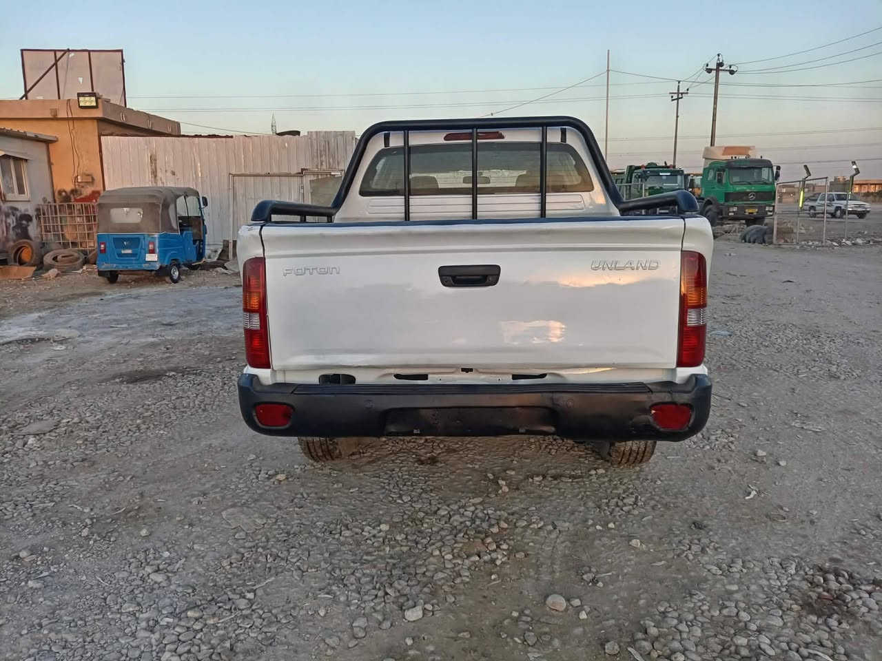 للبيع فتون موديل 2014  (مزاد وزراة الداخلية) بيه كتاب مزايدة تمشي بيه وين ماتريد سيارة جاهزه  مكفولة من الضربة والگلبة صبغ عام فقط رش تغير لون گير محرك مستيبوشي  حدادة  السعر 55 وبيه مجال  المكان ذي قار الرفاعي ***********
