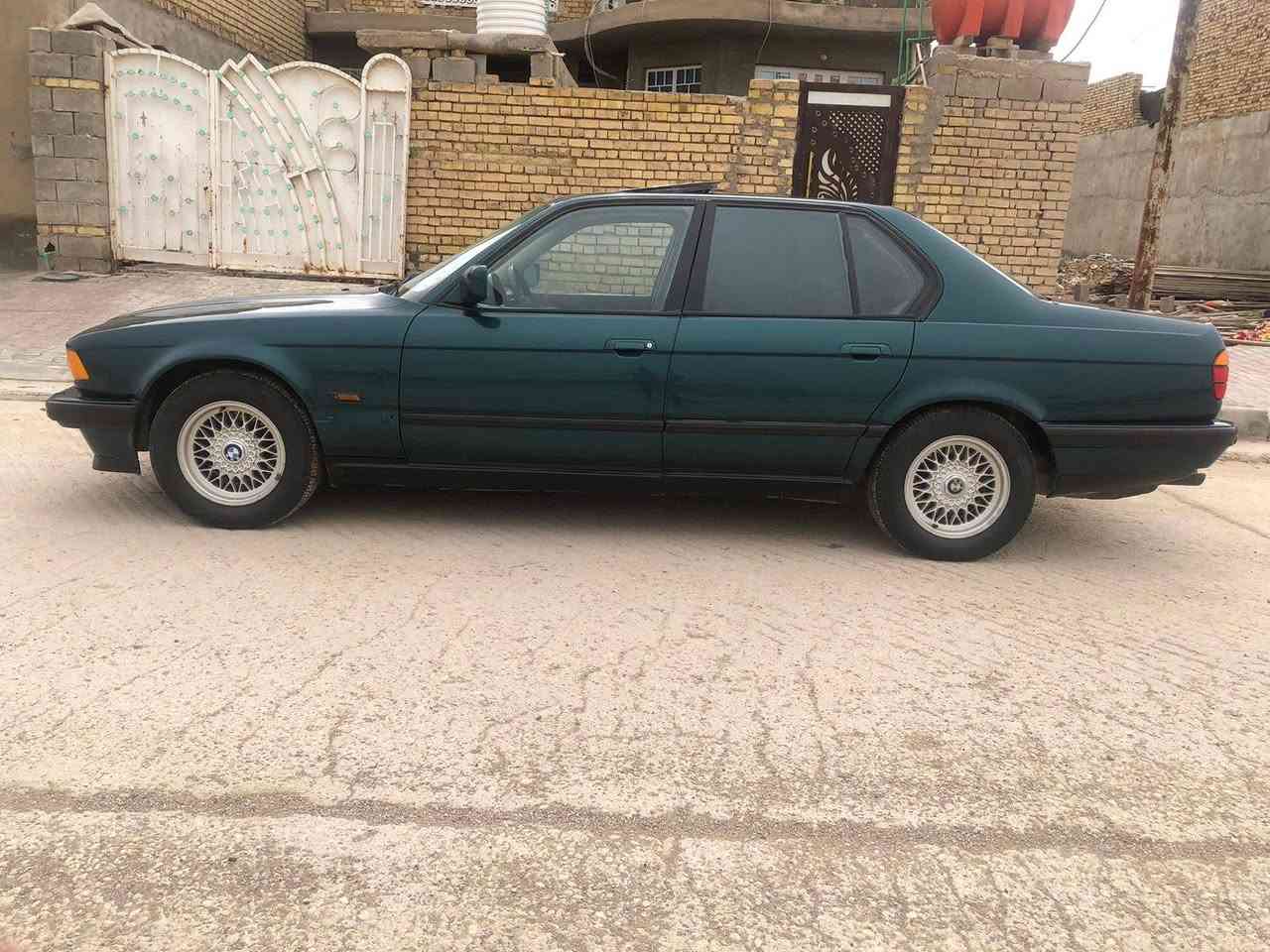 سلام عليكم بي ام دبليو موديل 91 محرك ٦ستندر كير ومحرك خير من الله تبريد ثلج تدفئه وتبريد بلكشنات حداديه جديده حساسات امامي وخلفي شغالات دبل ارباك تخم تاير جديد للببع او مراوس والسياره نظيفه الشراي يتصل علئ الرقم ***********
