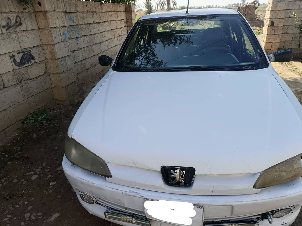 السلام عليكم. بيجو 2002السياره غير حره(مطلوبه) 
كير محرك فول تخم تاير جيد صدر نص عمر السياره شغاله وخير من الله السعر المطلوب 20وبيه مجال 
***********
